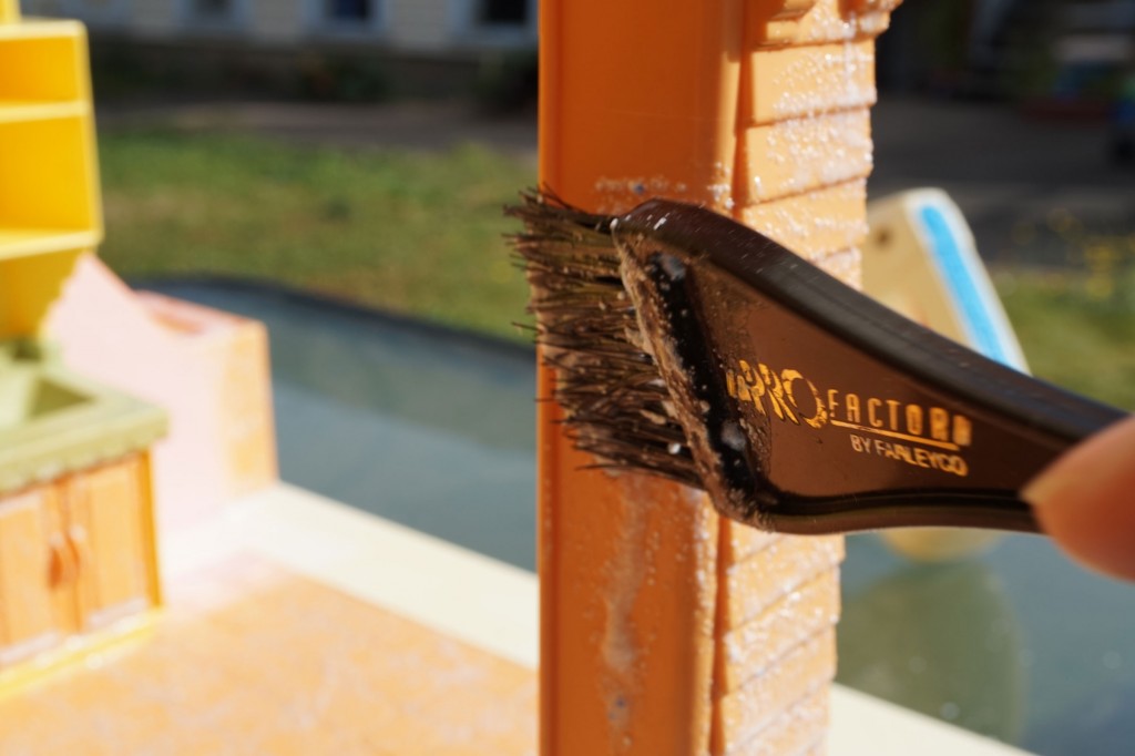 how-to-bleach-whiten-yellow-plastic-toys