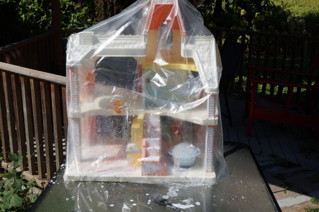 how-to-bleach-whiten-yellow-plastic-toys